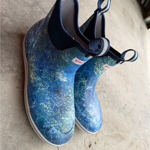 XTRATUF Men's boots. 10/11